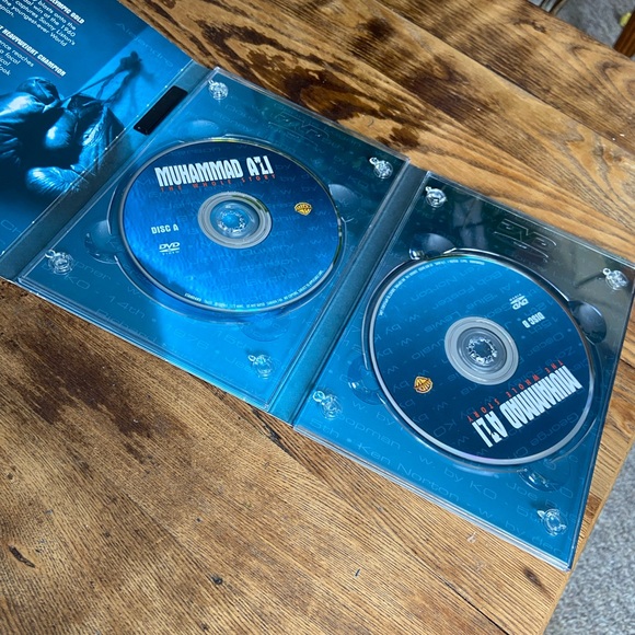 Muhammad Ali - Picture 3 of 5